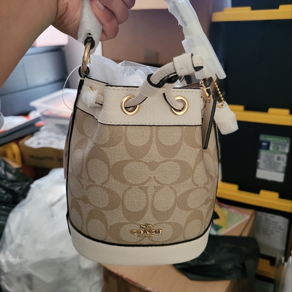 Dempsey Signature Bucket Bag - Picture 1 of 8